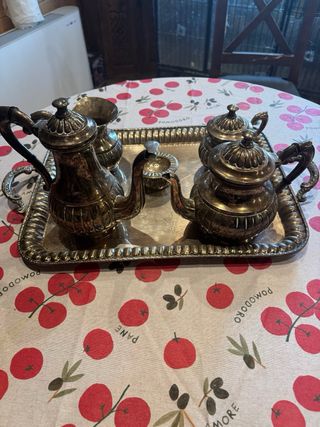Juego té o café en alpaca plateada y con bandeja.