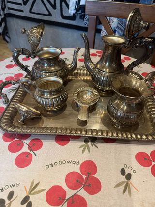 Juego té o café en alpaca plateada y con bandeja.