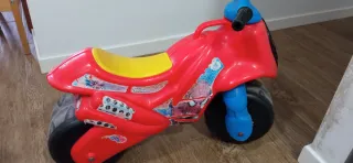 Moto correpasillos Spider para niño