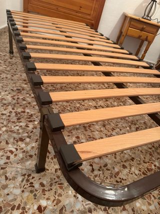 Somier de lamas de madera y metal