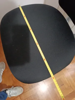 Silla de oficina giratoria negra