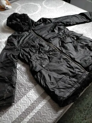 Chaquetón negro mujer reversible.