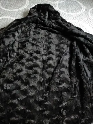 Chaquetón negro mujer reversible.