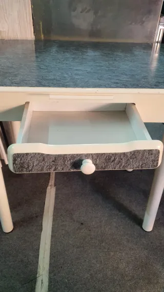 Mesa de cocina ovalada