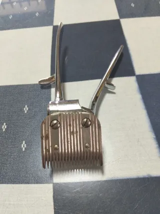 Navaja de afeitar y cortapelos manual