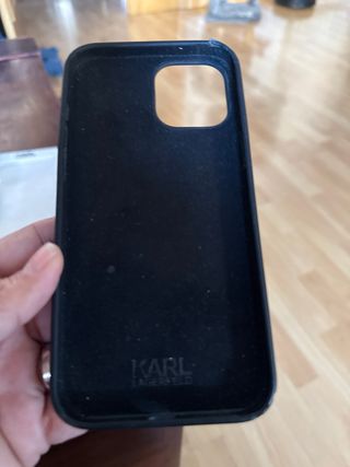 Funda Karl Lagerfeld iPhone 12 Pro Max Usada.