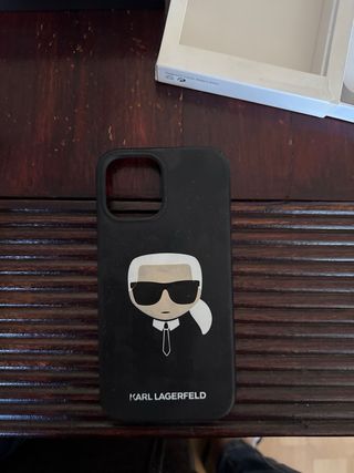 Funda Karl Lagerfeld iPhone 12 Pro Max Usada.