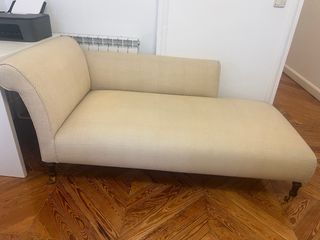 Diván de tela beige