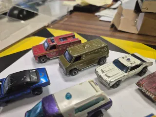 Lotto 17 Hot Wheels Redline con 6 pins