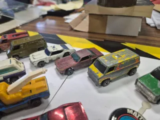 Lotto 17 Hot Wheels Redline con 6 pins