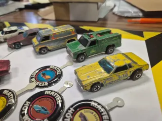 Lotto 17 Hot Wheels Redline con 6 pins