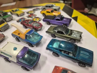 Lotto 17 Hot Wheels Redline con 6 pins