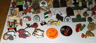 Colección de pines de parques naturales