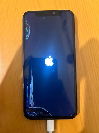 3 iPhones (Blanco 11, Negro 7 , Dorado 10)