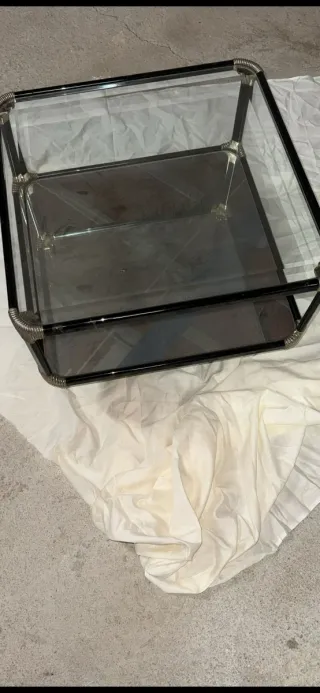 Mesa auxiliar cristal y metal