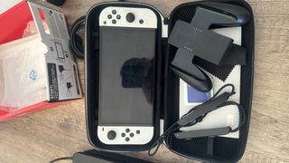 Nintendo Switch OLED con todos los accessorios