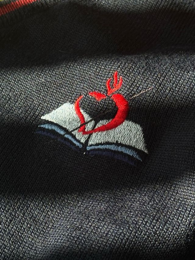 Jersey uniforme colegio Santa Mónica azul marino