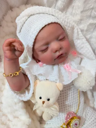 Reborn realizada con genesis horneada y barnizada