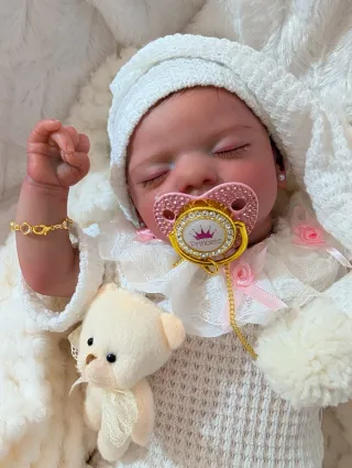 Reborn realizada con genesis horneada y barnizada