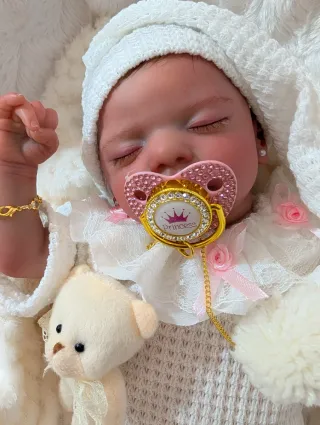 Reborn realizada con genesis horneada y barnizada