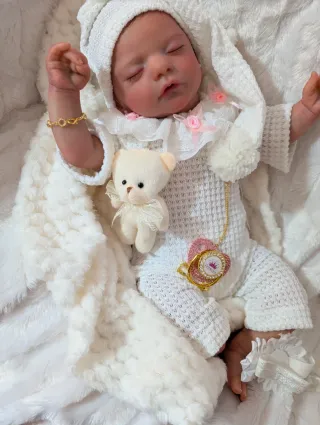 Reborn realizada con genesis horneada y barnizada