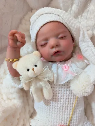 Reborn realizada con genesis horneada y barnizada