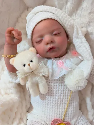 Reborn realizada con genesis horneada y barnizada