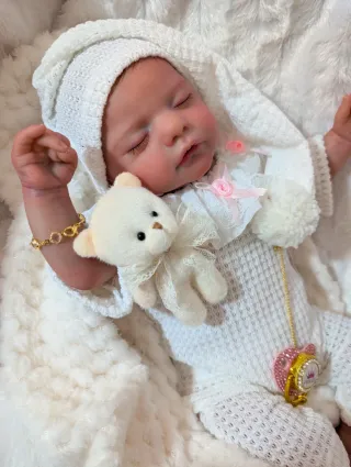 Reborn realizada con genesis horneada y barnizada