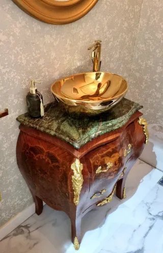 Cómoda Luis XV madera y mármol