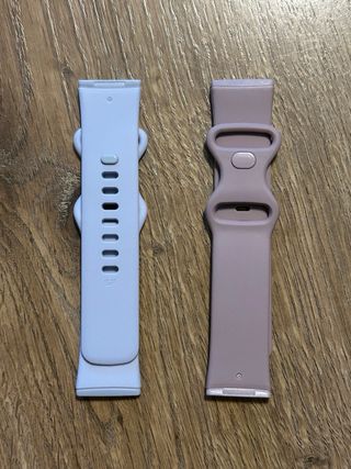Fitbit Versa 4 - rosa cobrizo