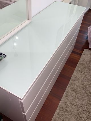 Cómoda 6 cajones blanca y cristal