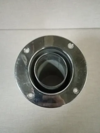 Tobera de escape metálica