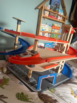 Parking de madera para coches