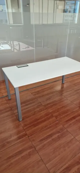 Mesa de oficina Mobel Linea