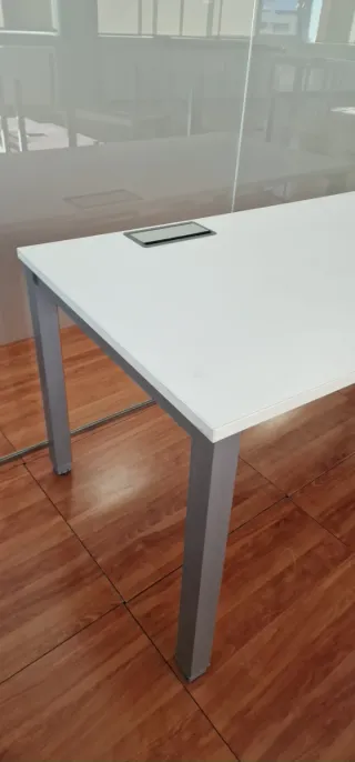 Mesa de oficina Mobel Linea