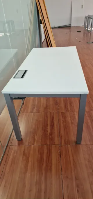 Mesa de oficina Mobel Linea