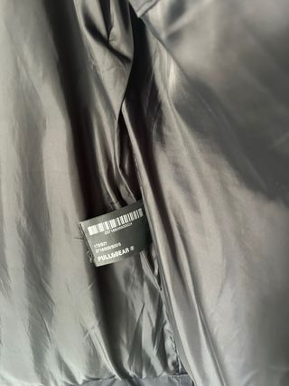 Chaquetón Pull&Bear Negro con Capucha