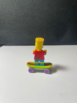 Lego Los Simpson Bart en Patinete