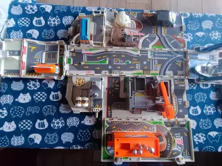 Camión Micro Machines con accesorios