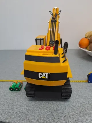 Excavadora de juguete CAT