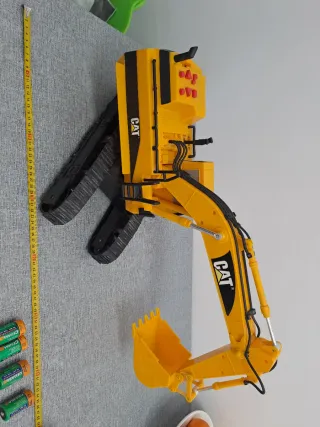 Excavadora de juguete CAT