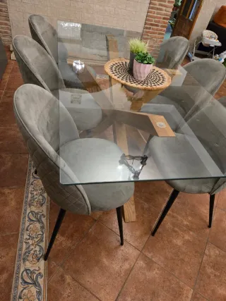 Mesa de comedor cristal y sillas