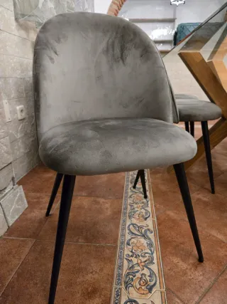 Mesa de comedor cristal y sillas