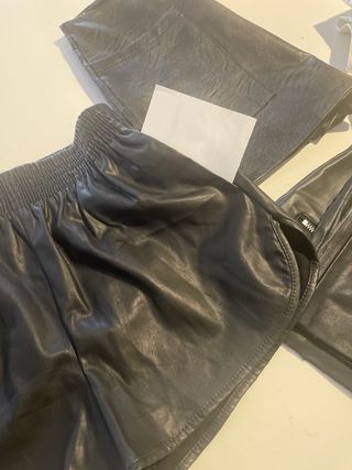 Lote 4 prendas piel: 3 faldas y 1 pantalón