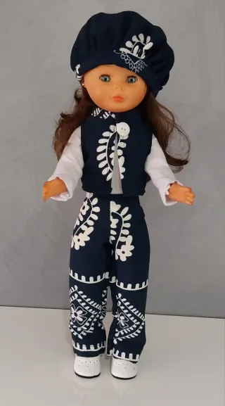 Conjunto Nancy Azul con Bordados Blancos