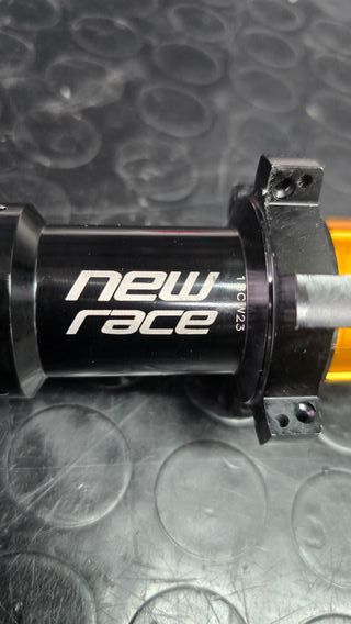 Cubo New Race 24F Usado Leve