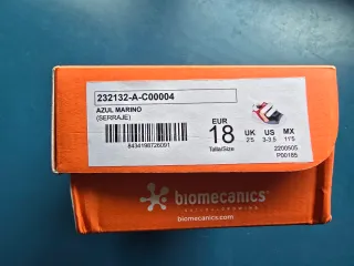 Zapatos Biomecanic nuevos. Talla 18.