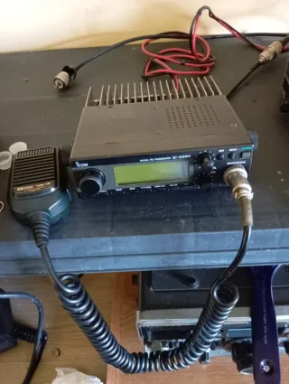 Emisora Nagai AR-146 2 metros