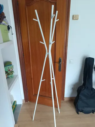 Perchero de pie IKEA EKRAR blanco