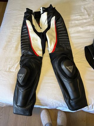 Mono Dainese mujer Talla 40 (XS)